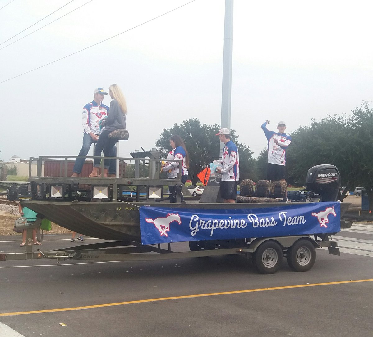 elsmaxfli's tweet image. This is how @GHSOutdoorEd gets ready for a fishing tourney...and I guess HOCO.  #GHSfishing #THSBA #GHS