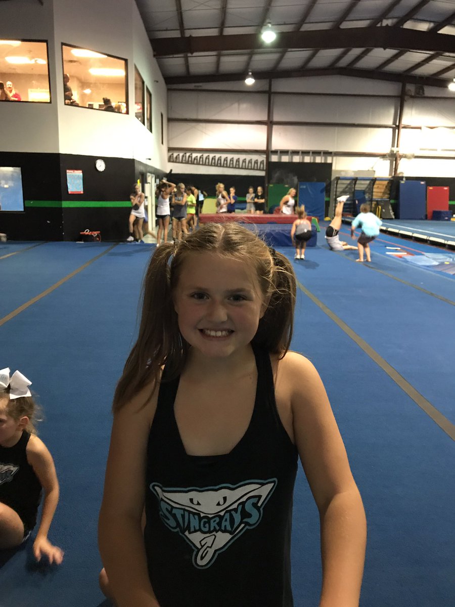 MistRays's tweet photo. Prayer tonight from Anslee "thanks coach @sunnyDDDDDDT for the great routine, we love you". ❤️💙💚 https://t.co/XoHgXZ486Q