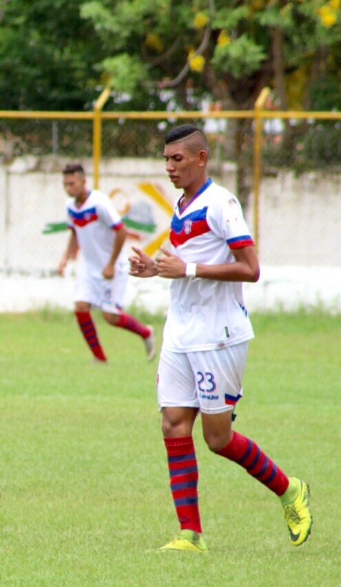 juankvrass's tweet image. Dios me sostienen con su manto sagrado 🙏🏾❤️