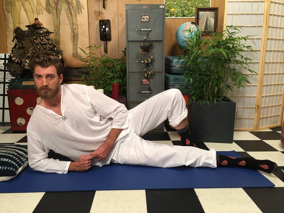 Mythical's tweet image. Your feet will never feel more zen than in a pair of GMM socks. Get those feet coverings here: bit.ly/GMMSocks