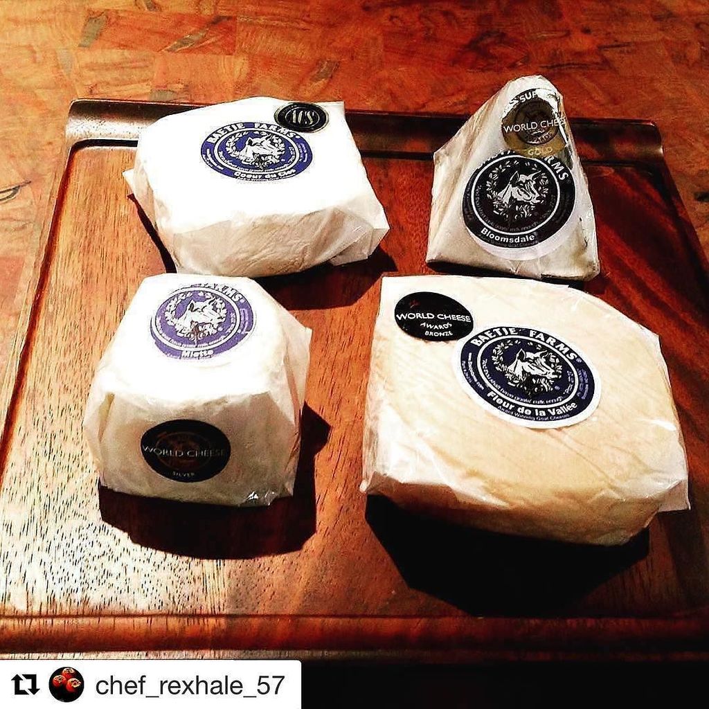 rex_hale's tweet image. #Repost @chef_rexhale_57 (@get_repost)
・・・
World Class Cheese from Baetje Farms St Genevieve Missouri #buzzfeedfoo… ift.tt/2yc1v83