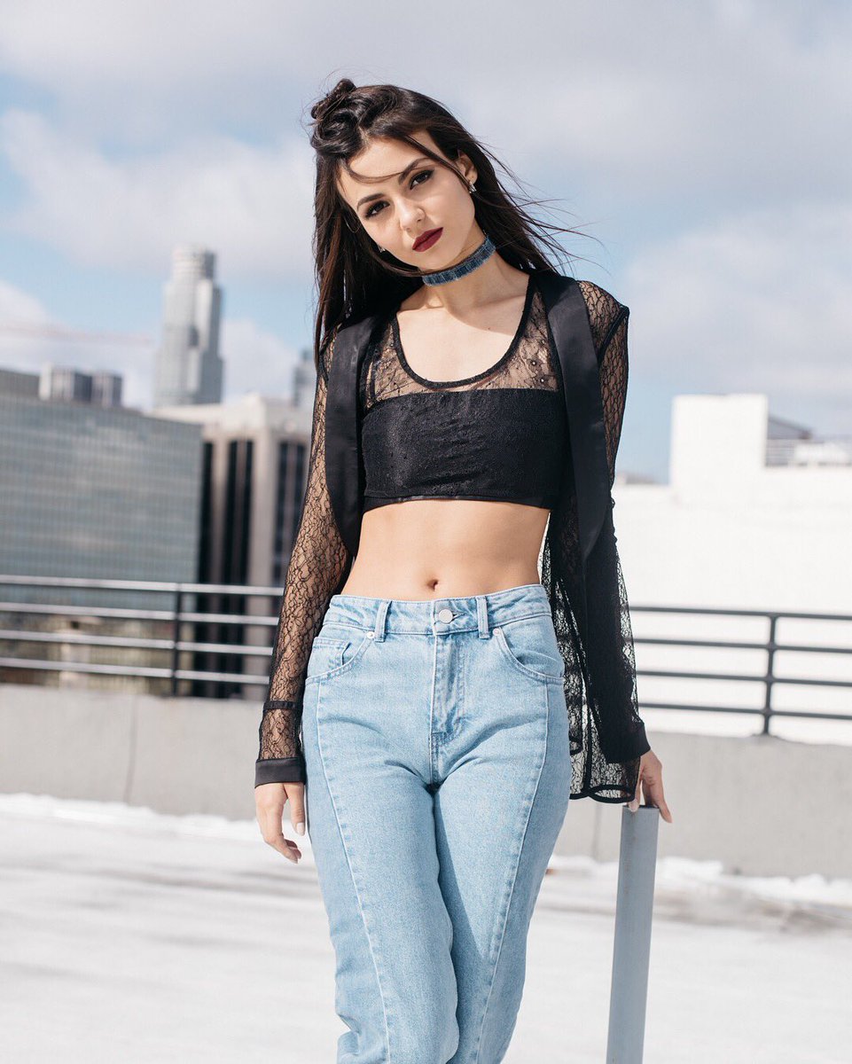 Үлкен фрейктердің кискасымен порно