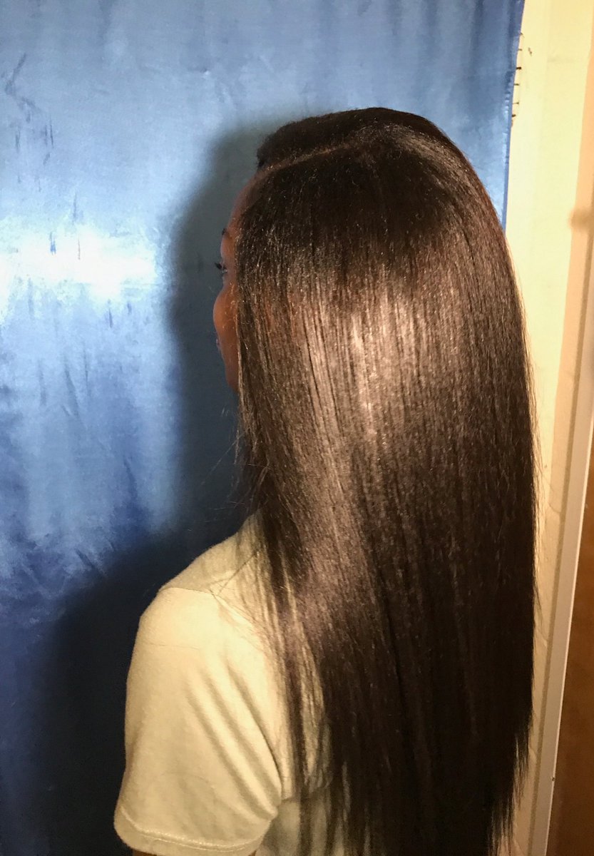 TeaStylesHair's tweet photo. Traditional side-part & she is natural 😍 peep that blend. She was #StyledbyTea ✨💙 https://t.co/JtbJVxyVaF