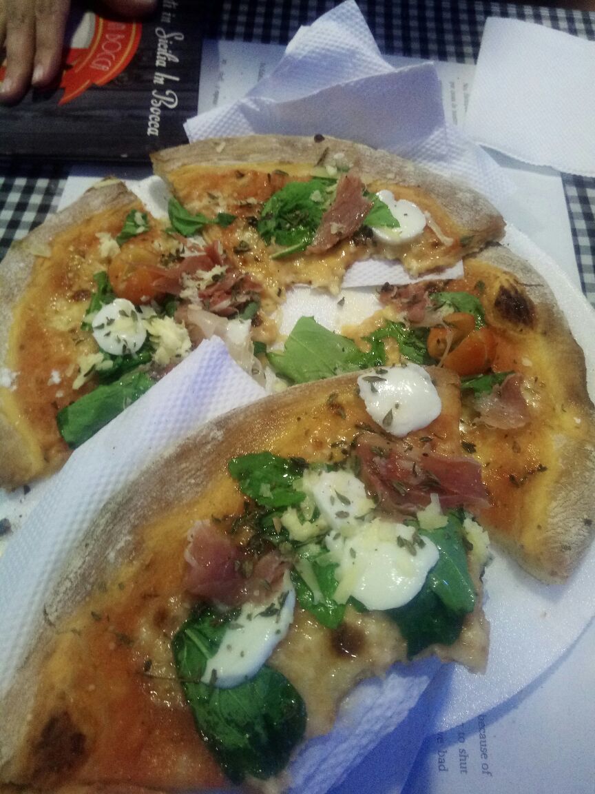 johanna_sam's tweet photo. Estoy en #PizzaMasterCo comiendo la italianisima pizza Del Campeone en #siciliainbocca https://t.co/3mKvMgJtDr