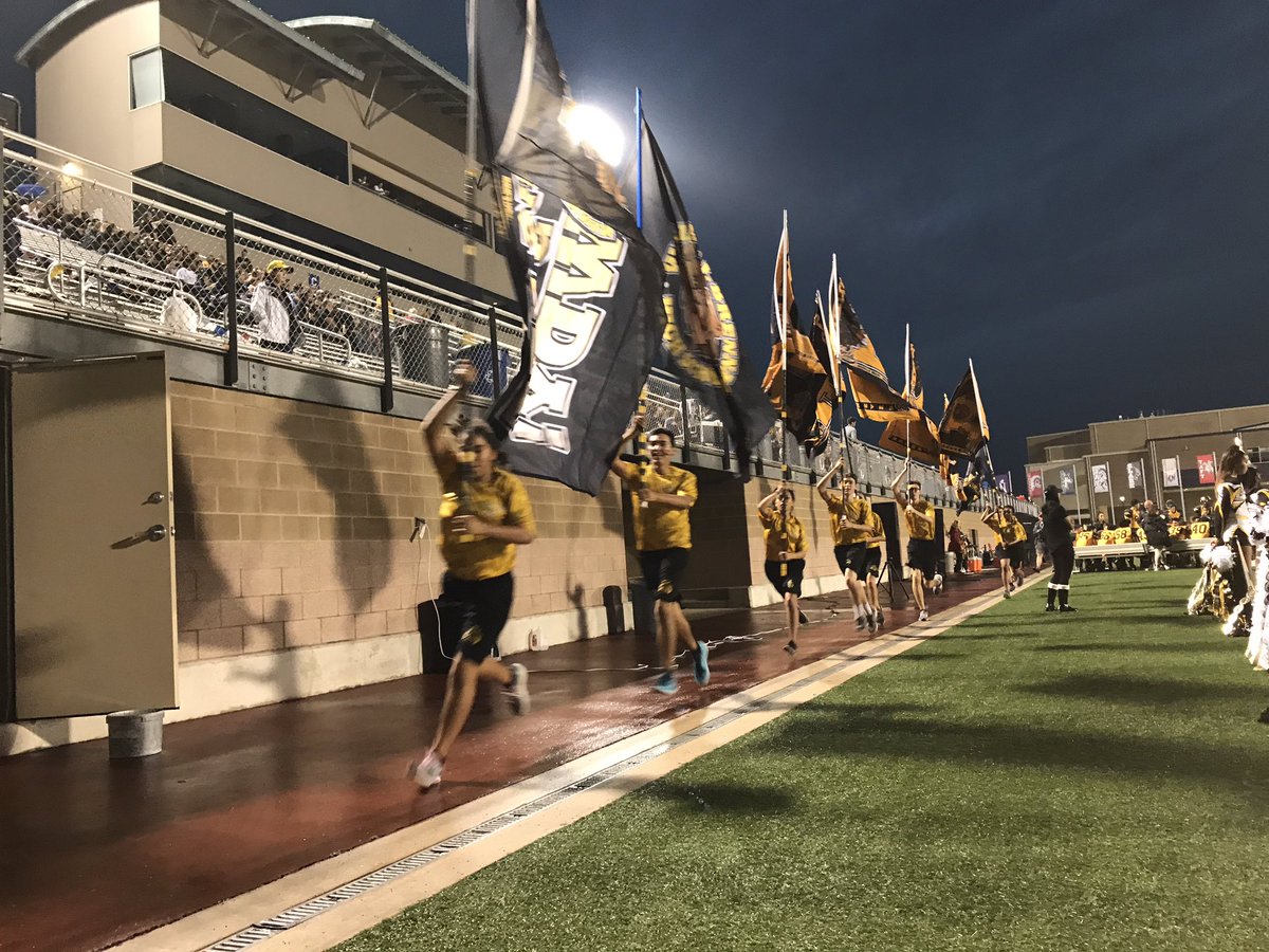 <a href="/NISDBrennan/">Brennan High School</a> is up 21-14 vs. Warren. Go Bears! <a href="/BTVBears/">Brennan TV</a>  #BrennanInspired #NISDInpired