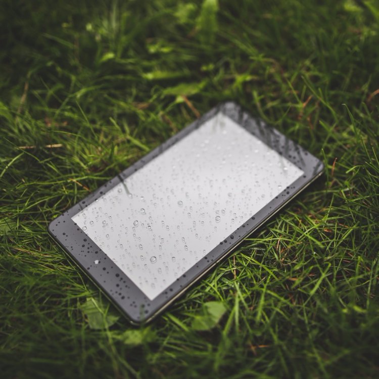 iScreenExpress's tweet image. Rain or shine, we're here for you.