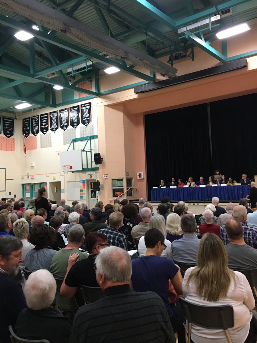 sjlhamilton's tweet photo. Standing room only at the #Ward5Forum tonight! #yegcc #Vote4Hamilton https://t.co/1X784gASc5