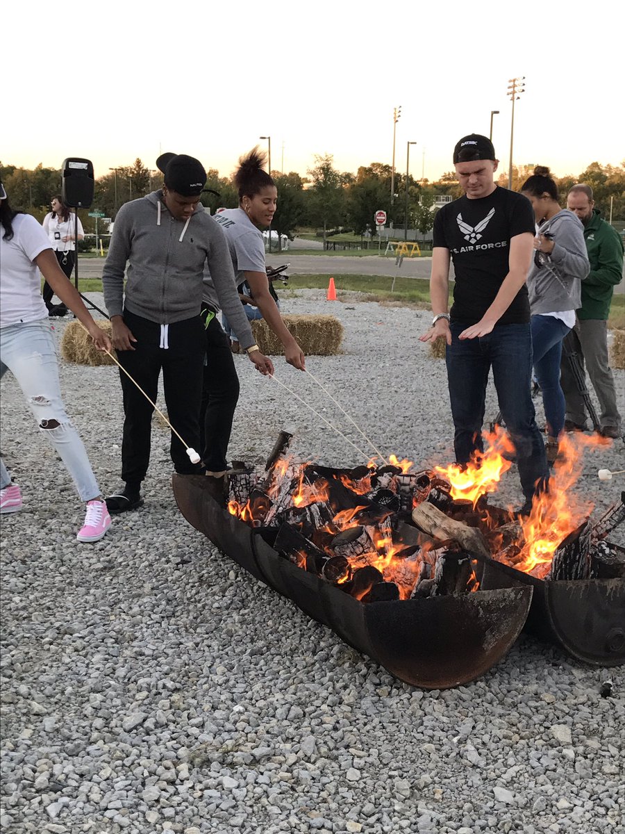 WSURaiders's tweet photo. Few members of @WSU_MBB &amp; @WSUWBasketball stopped by to make s'mores &amp; hang with their fellow Raiders to kick off #WrightState50 Homecoming https://t.co/7Ul1Ppcuv2