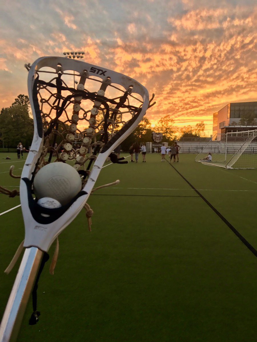 Abbie_Bartell's tweet photo. So happy to be back💞 Can't wait to see what this spring has to offer 😤😈🐻                     @coach_menchaca @FHCLax https://t.co/gEeTPSBbS2