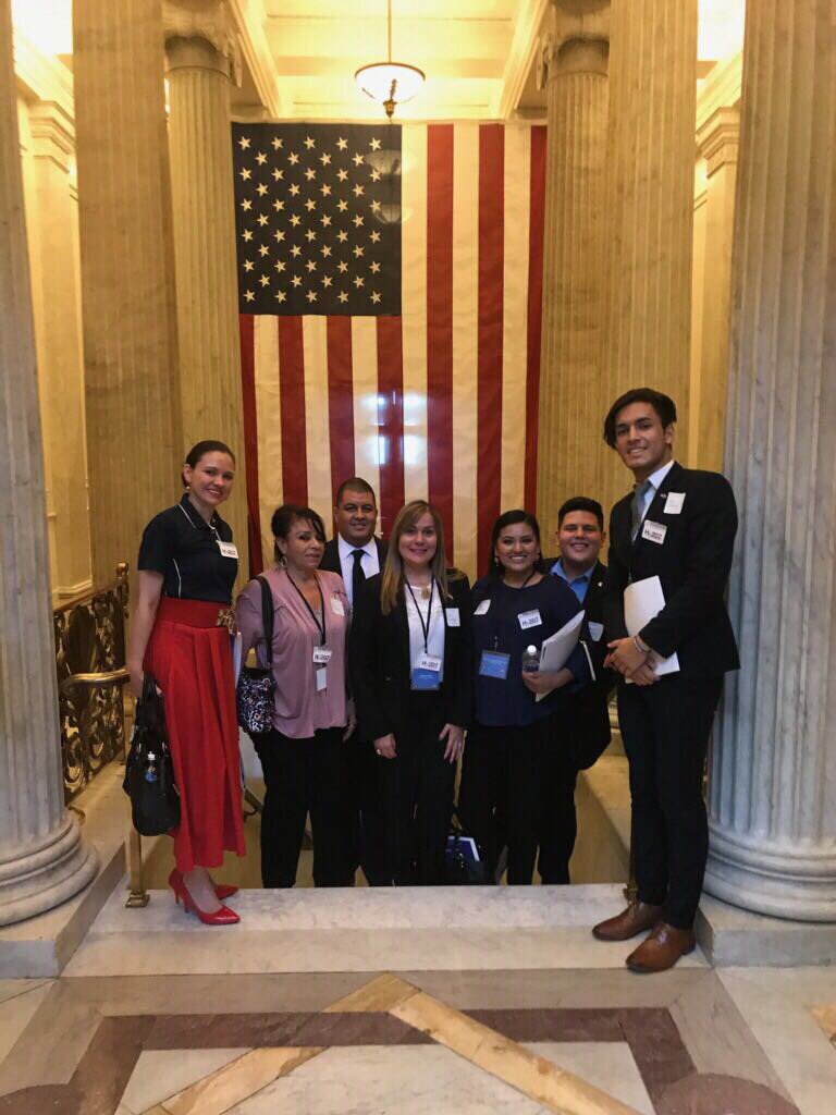 MIRAUSAOficial's tweet photo. Gracias @HispanicFed por invitarnos a participar en #UnityOnCapitolHill en #WashingtonDC para ser la voz de los inmigrantes #AyudarNosMueve https://t.co/5cdLVlZpOJ