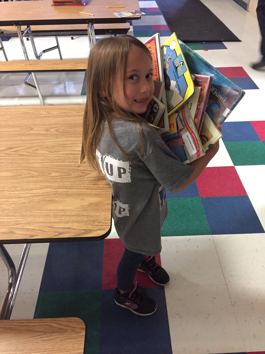 msklarer's tweet image. Love sending books home from the MCW mobile book cart! @McWhorterES #mcwchallengeaccepted