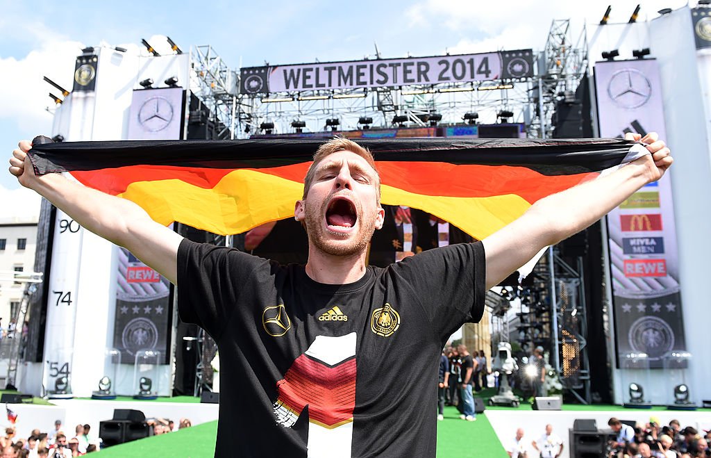Squawka's tweet photo. Happy 33rd birthday to Per Mertesacker.

512 games 🏃
104 caps 🇩🇪
3 FA Cups 🏆
1 DFB-Pokal 🏆
1 World Cup 🏆

The BFG. 👊 https://t.co/36lNuw6rkh