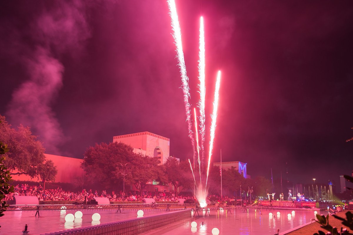 StateFairOfTX's tweet image. Tomorrow is opening day of the State Fair of Texas! Enjoy the thrilling Mattress Firm Illumination Sensation every night at 8 on Esplanade!