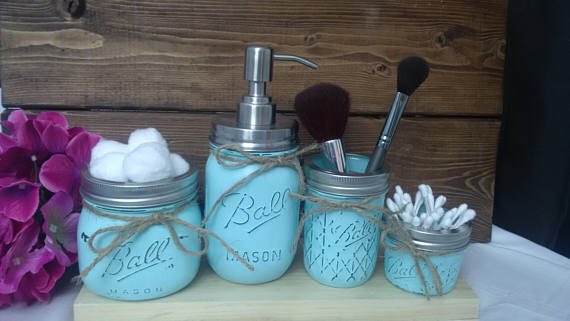 justsavvyc's tweet photo. Tiffany blue? Yeah, it's the way to go 😜 #EtsySeller #Handmade #tiffanyblue  #Masonjars https://t.co/YcQBqqpGbL