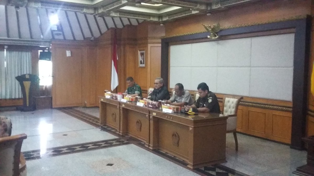 budparekrafjtg's tweet photo. Bpk Sekda Prov. Jateng pimpin Rapat evaluasi penyelenggaraan dan penutupan Popnas XIV 2017 #popnas2017 https://t.co/kPGXhOyd4V
