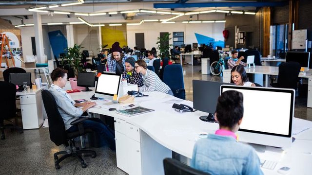 AxelDemal's tweet image. #Emploi : Quels sont les 7 «jobs en or» sur lesquels il faut miser ? par Marie-Cécile Renault via @Figaro_Economie bit.ly/2xFeImp