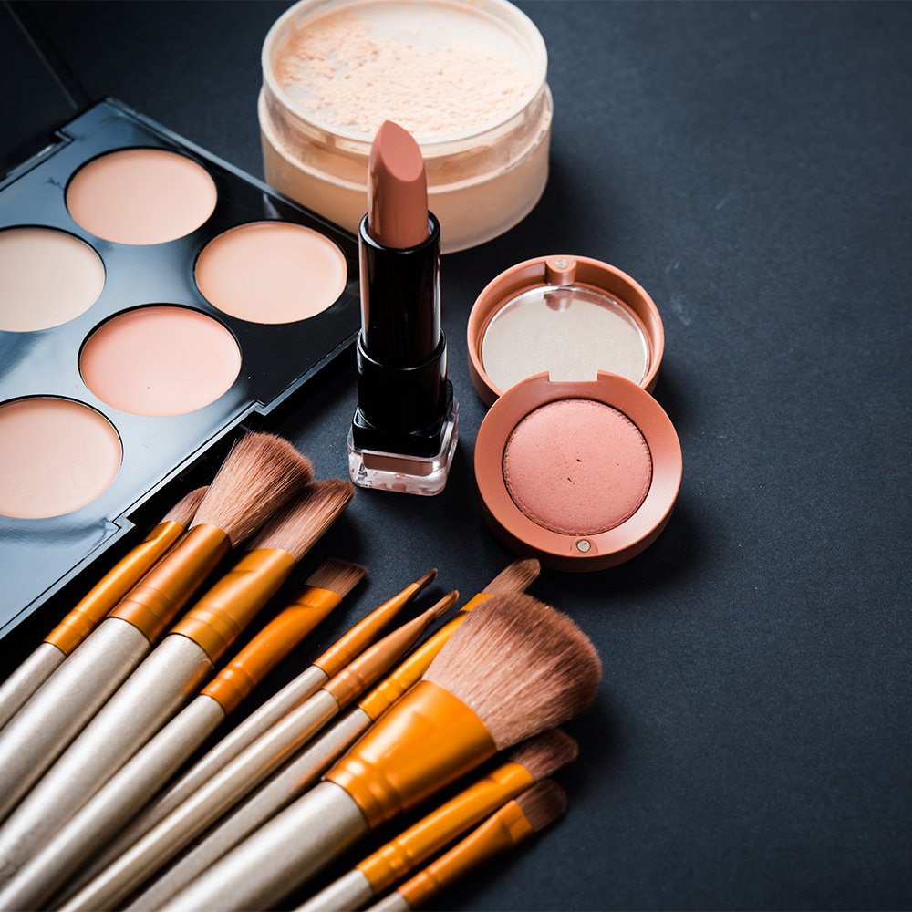 TheRoom_Pune's tweet photo. Healthy living comes with a responsible approach towards your skin https://t.co/aBtmsZdTL9 #THEROOMPune #Pune #makeup #luxury #lifestyle https://t.co/LkVTtWsef2