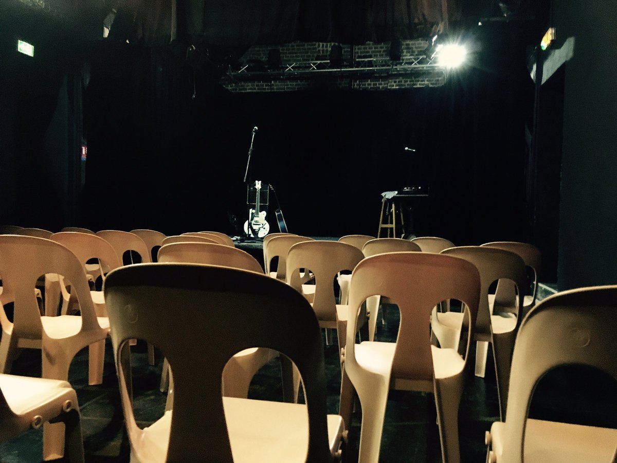 zebramixx's tweet photo. #Theatre #Rocknroll Ce soir à LILLE : 2e de "Plus rien ne m'arrête" au Biplan à 20:30, puis after #DJ dès minuit au 28 Thiers https://t.co/FyqA3eOvqM