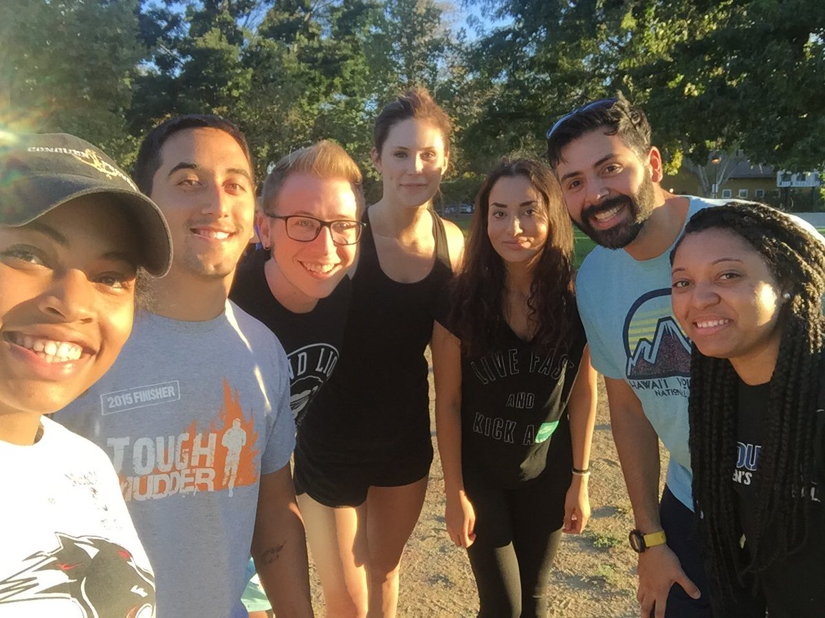 afrench1031's tweet photo. SportPsychStudents + Dr. Lopez = #CasaDeLopez @SportPsychHouse https://t.co/adNbIawwiJ