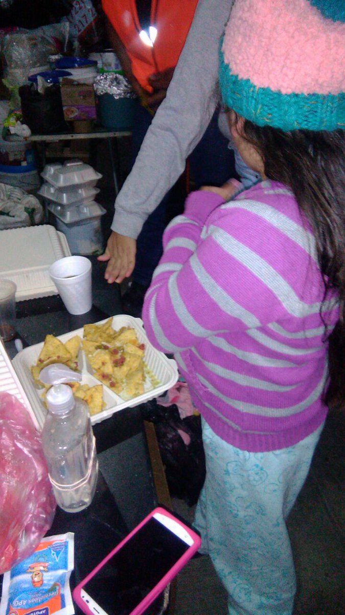 AlexisGyrosMx's tweet photo. Por popularidad salen 100 chilaquiles más. Gracias por el apoyo y confianza! #SomosMexico @LaRomaDF @ColoniasRoma @localmx_ @Timberland_MX https://t.co/2LoGMaQIv3