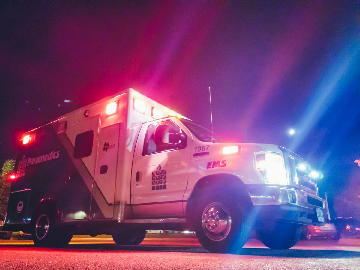 patientcareems's tweet photo. Goodnight, Sioux Falls, from your friends @PPlus holding down the Thursday nightwatch. #workingwhileyousleep #alwayshereforyou #emslife https://t.co/LmQUY21mZg