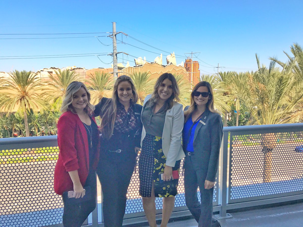 Prisb90's tweet photo. Congrats Anaheim Convention Center on expansion- #ACCNorth. Elevating it into the exclusive 1M sq ft club @Visit_Anaheim @AnaheimMarriott https://t.co/MyZTjX7mhP