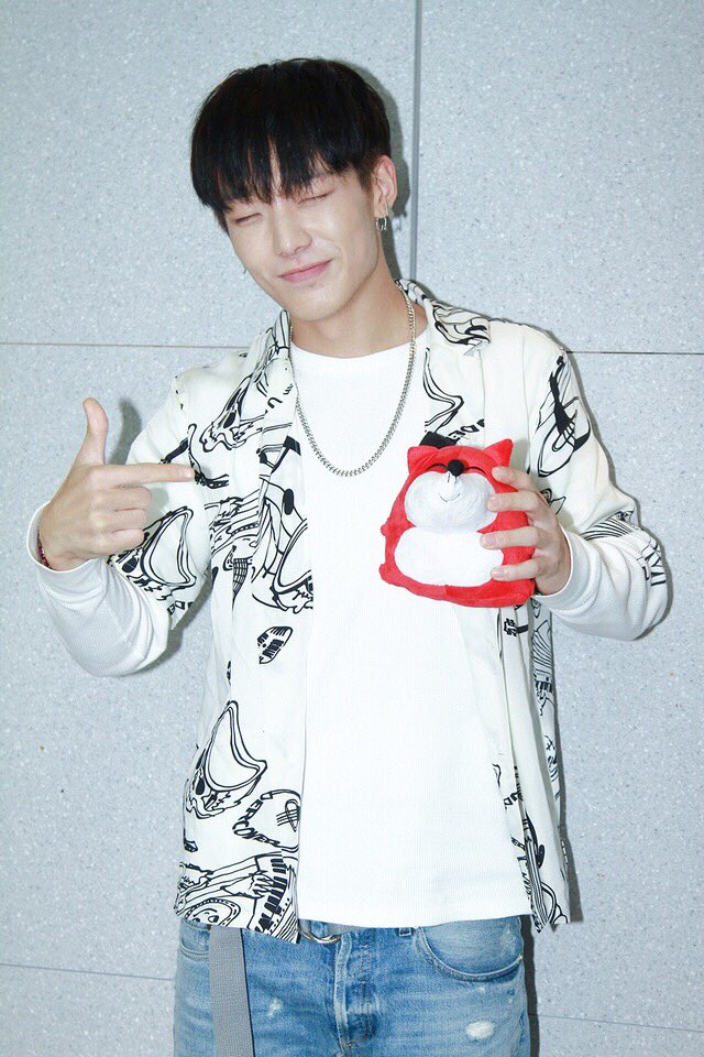 iKON_Global's tweet photo. Bobby x sohu interview 💙
▶https://t.co/Wiyr5Zxbr8 https://t.co/CUtbFTZ5BC