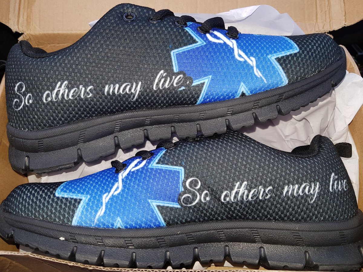 nicol3tt3000's tweet photo. Loving my new sneakers! Thx @darren_hume 😙
#EMS #SoOthersMayLive #emergency @EmsLounge @mattyEmedic @Gauteng_911 @opsmedics @Wanna_be_Medic https://t.co/moXMuQV2Q7
