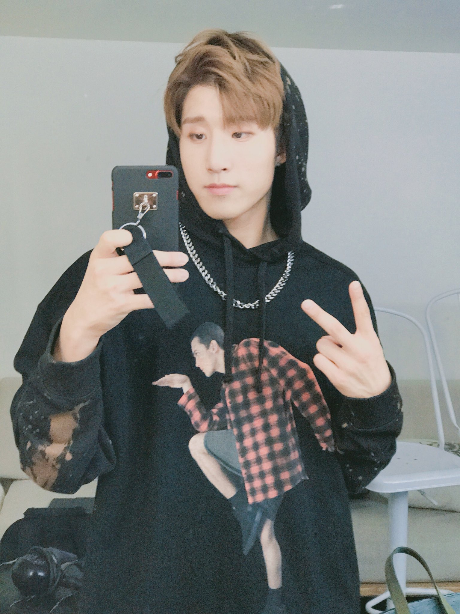 DK3fnACU8AAYu0k.jpg:orig