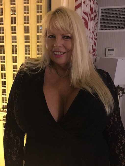 Hi from Las Vegas https://t.co/49eME8pq07