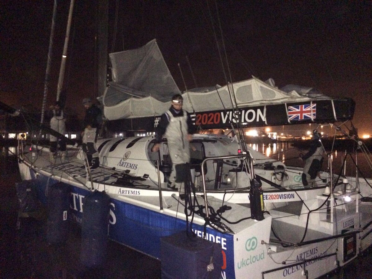 RYANINews's tweet image. And they're off again! We hope you enjoyed your stay in NI!Back to Southampton for more celebrations! congratulations #lengthofbritainrecord