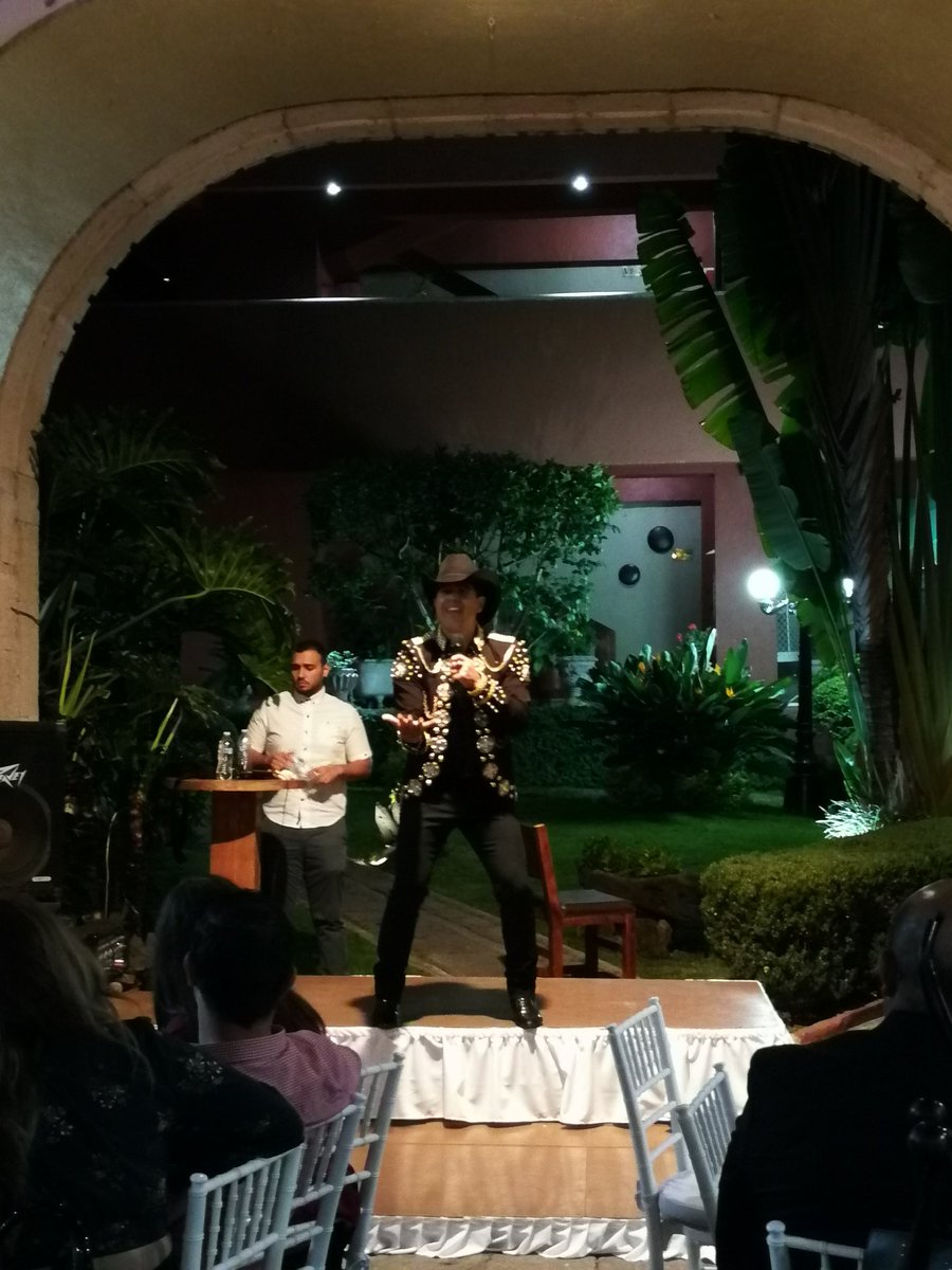 meson_cristeros's tweet photo. Gran Noche con @MemoBernal1!!!! https://t.co/WOGJG0eWbe