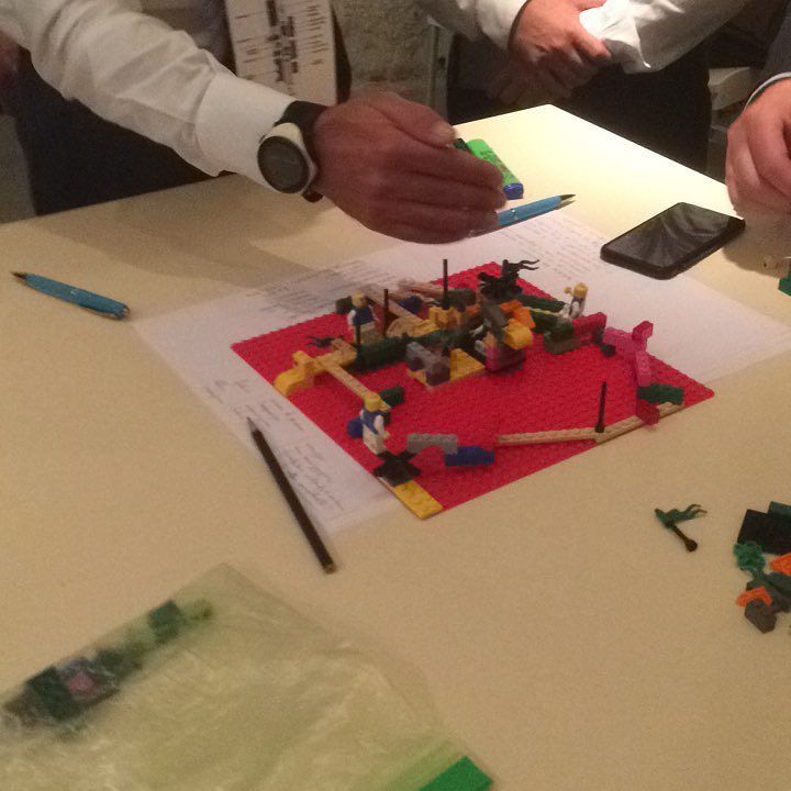 fabriziofaraco's tweet image. Il percorso di cura possibile realizzabile dai partecipanti a questo tavolo #ScimPulse #collision #legoseriousplay… ift.tt/2x12KXs