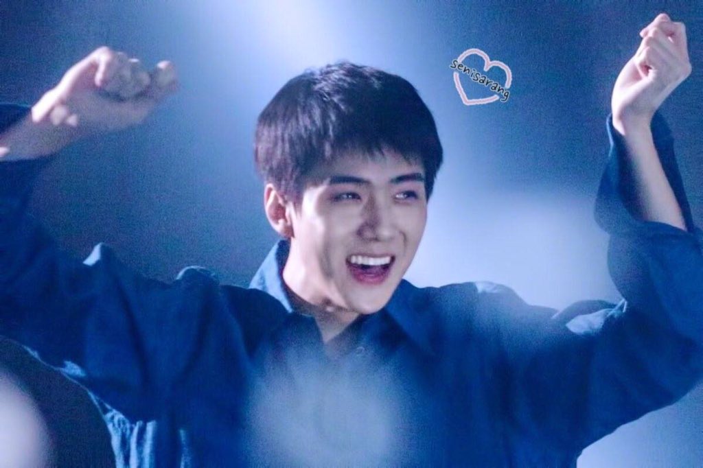 C_EXOL33's tweet photo. #EXO #엑소 #0929_엑소데뷔2000일 #2000DaysWithEXO #EXO_happy2000days #NOMINATEEXO #MTVEMA @weareoneEXO

kkkkk

oh   my  boy'^_^

hi！

sehun！ https://t.co/64oXX0j5Fa