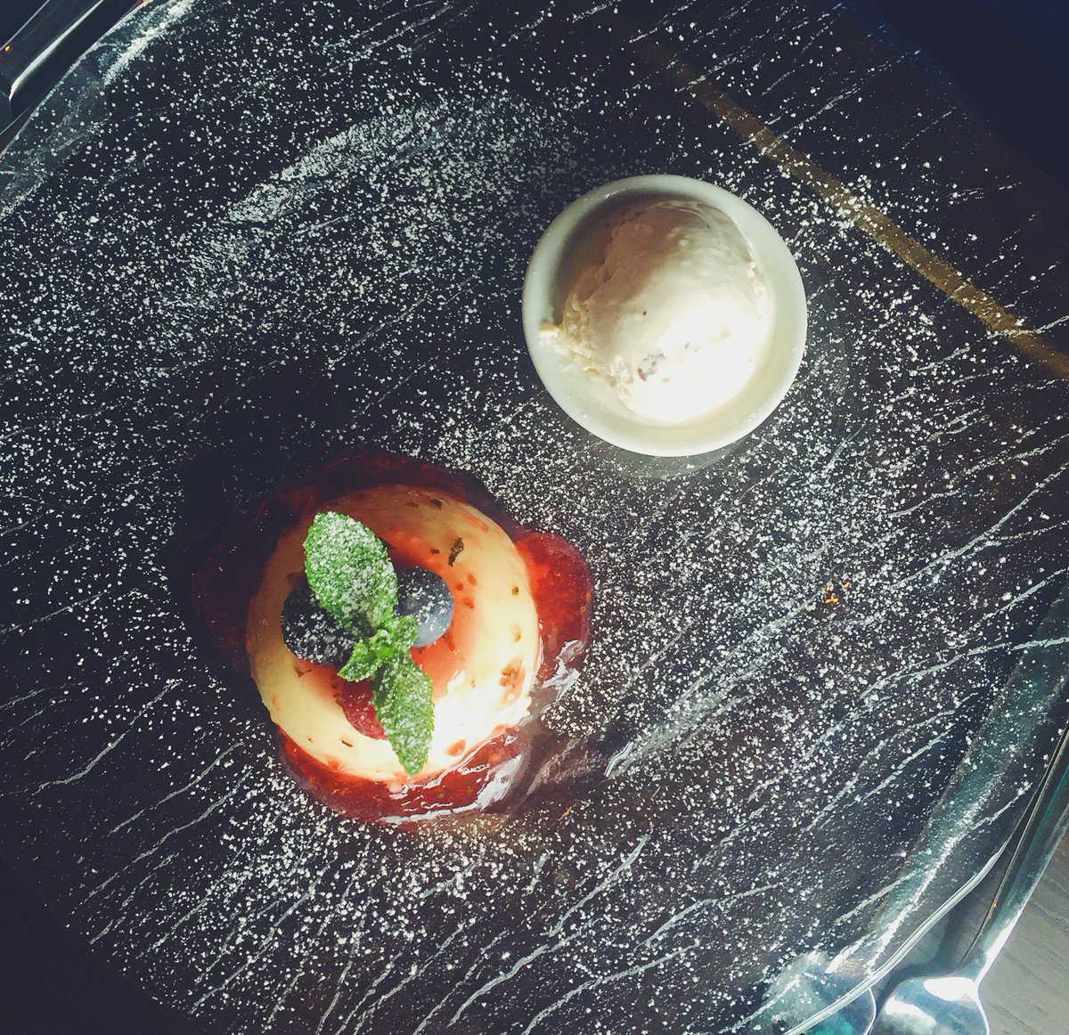 Pannacotta with ice cream is one of best #dessert at Blue Lobster.🍧🍮 A nice way to e d your dinner! #BlueLoster #italianrestaurant