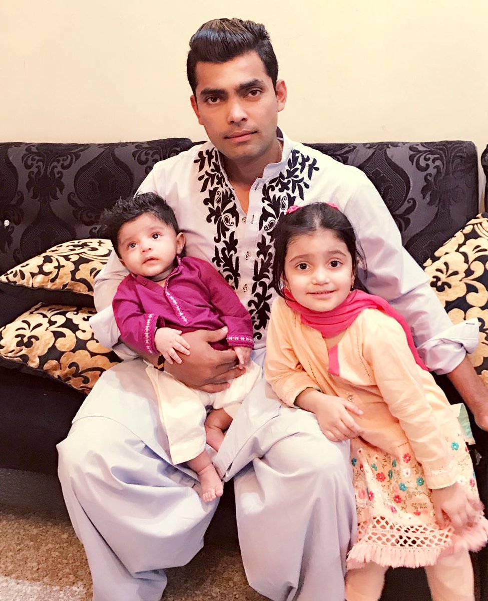 umar96fc's tweet photo. Umar Akmal Wd His Beautiful Family #UmarAkmal #AabanUmar #HarleenUmar. https://t.co/MpBpl0JmCe