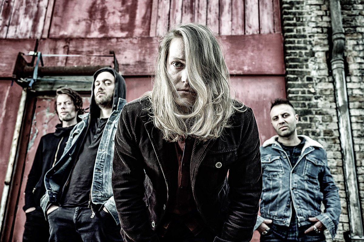 metalkrant's tweet photo. Nieuws: #DeadlyCircusFire komt met video voor #ShinigamiFall https://t.co/FnddYUgyzh| #progressivemetal #dcf #submitfest #baroeg https://t.co/eVpBUagU5R