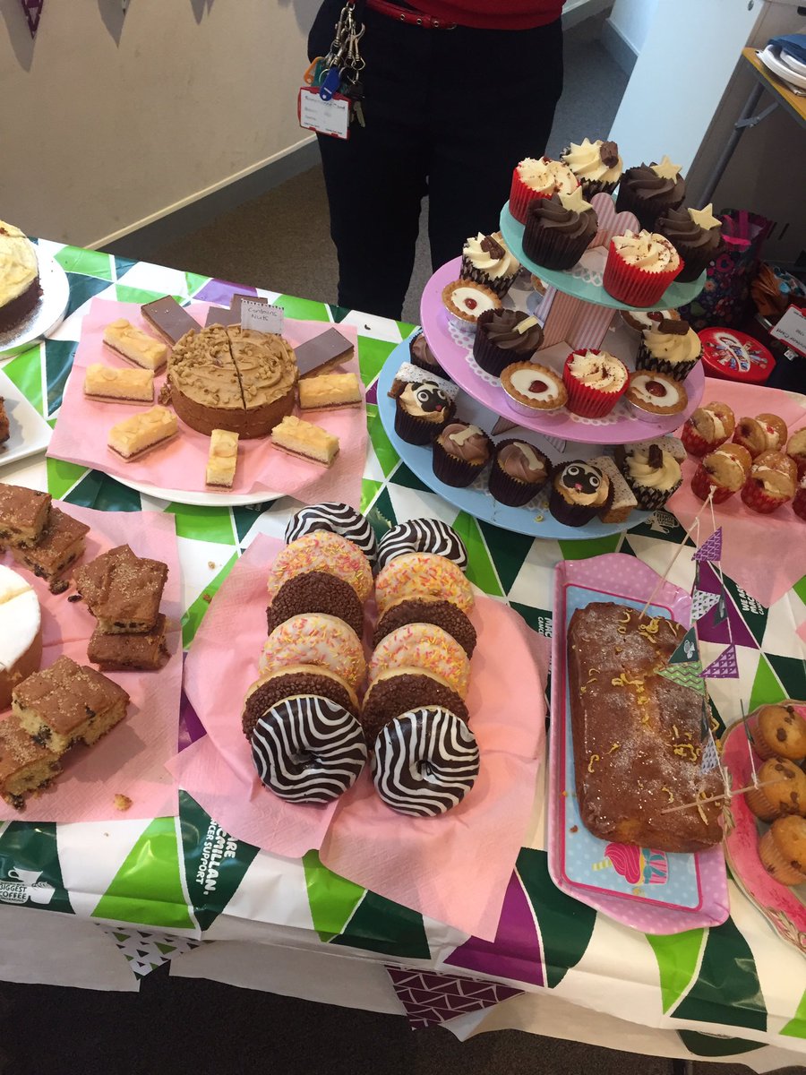 hannahdacosta1's tweet photo. #derbydynamos getting ready for #mcmillancoffeemorning ready steady bake! @NBSemployees @NBSMidsCheshire @derbybev https://t.co/Qs1eoQc1mU