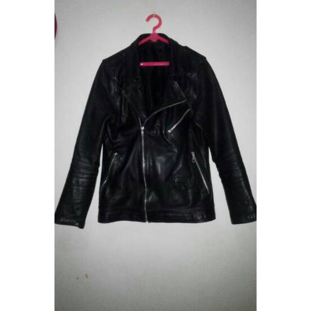 Saya menjual Jaket Kulit ... seharga Rp850.000. Dapatkan produk ini hanya di Shopee! shopee.co.id/adimastrip/532… #ShopeeID