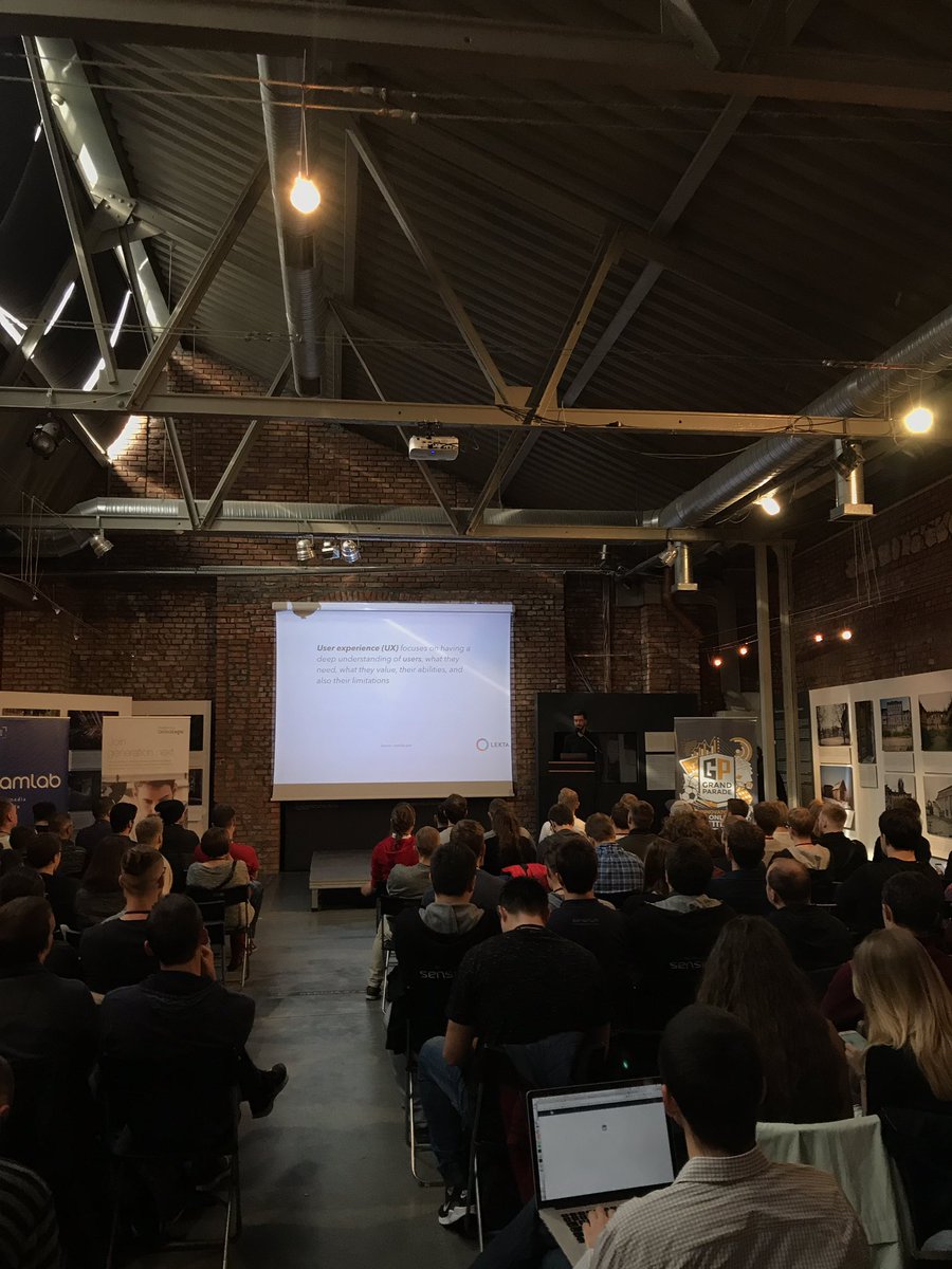Krakow_JS's tweet photo. @aflinik kicks off #KrakowJSConf! https://t.co/yznVnHYPxN