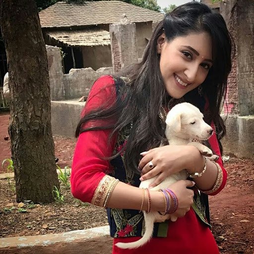 Puppy Love ❤️ #ShivyaPathania Are you guys enjoying #DillDhoondtaHai?