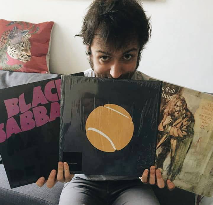 MedallaMusica's tweet photo. Amigos de #Madrid, ¡hagan caso @Camellosdigame y hagan acopio de su ejemplar de #EmblemaYPoder! 21/10 #PSClub 😎
LP 👉 https://t.co/rczFziZPRw https://t.co/AcEgaB2iMJ