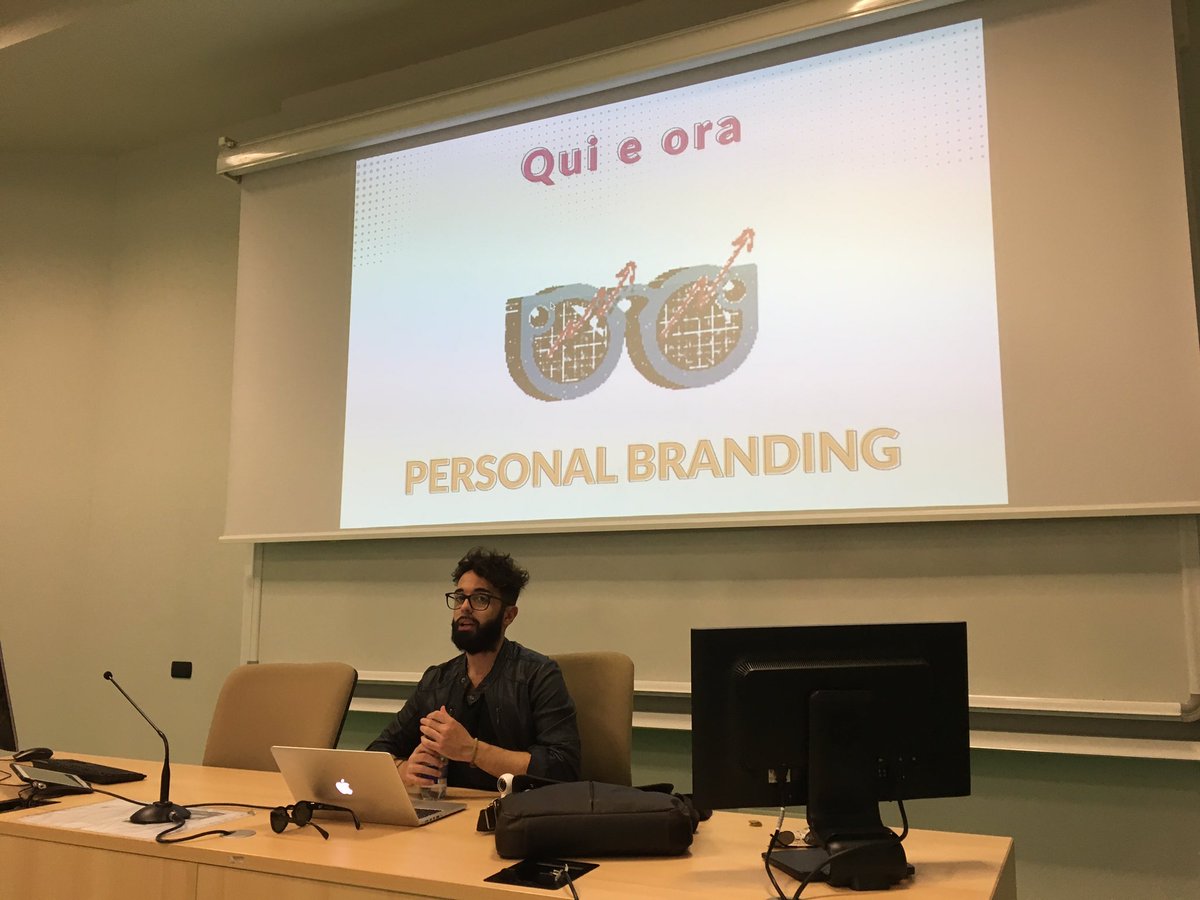 agneseh's tweet image. Ospite al corso di #SocialMediaManagement di @unito per parlare delle nuove forme di #giornalismo #personalbranding @LuS_inc 

#SMMUnito