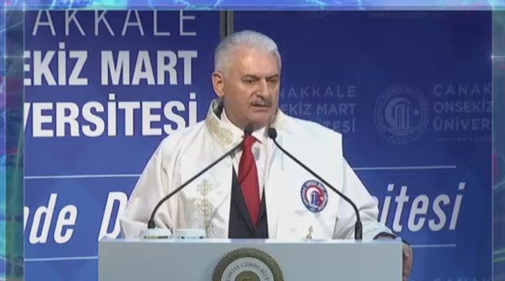 Başbakan Yıldırım: Diploması olmayan adamın etrafında profesörler fırıl fırıl dönüyor
goo.gl/hC17ae