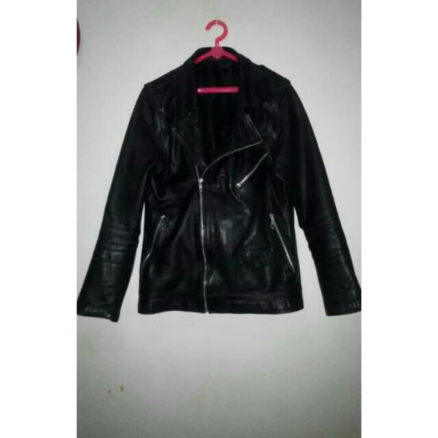 Saya menjual Jaket Kulit Asli Garut Nego Murah seharga Rp850.000. Dapatkan produk ini hanya di Shopee! shopee.co.id/adimastrip/532… #ShopeeID