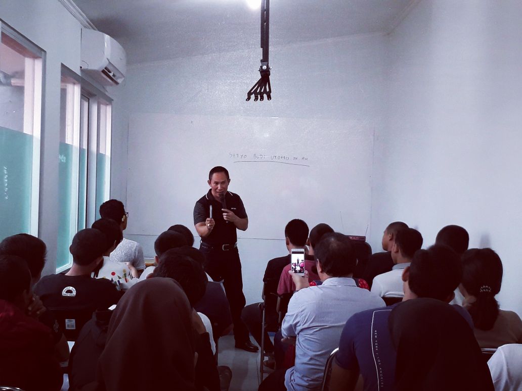 Bimbingan dan konsultasi sesi Rabu 27 September 2017...
| http://www.tarunaeducation.com |
#bimbelakpol #bimbelakmil #bimbeltni #bimbelpolri