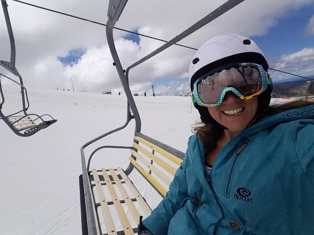 VerityRider's tweet photo. A bit of a chilly ride today 🏂 
Lots of fun, lots of stacks 👌 🤕

#firsttimesnowboarding #hotham https://t.co/KMe0Bz9egG https://t.co/eIlKsVs4vO