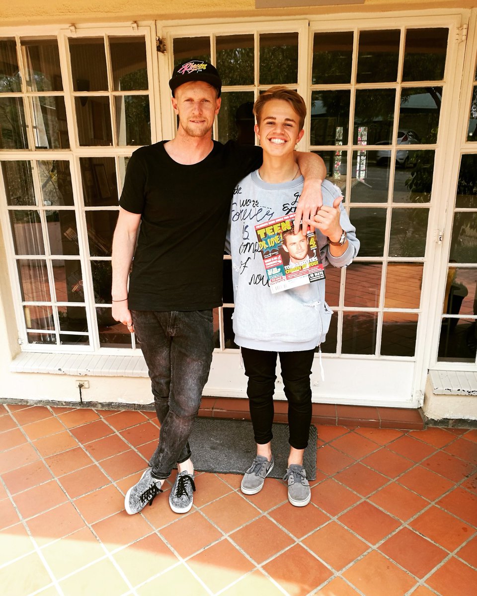 Teenzone just met up with <a href="/suttonandymusic/">ANDREW SUTTON</a> and <a href="/Bradklynsmith/">Brad Klynsmith</a>🎶 Stay tuned for the full interview!