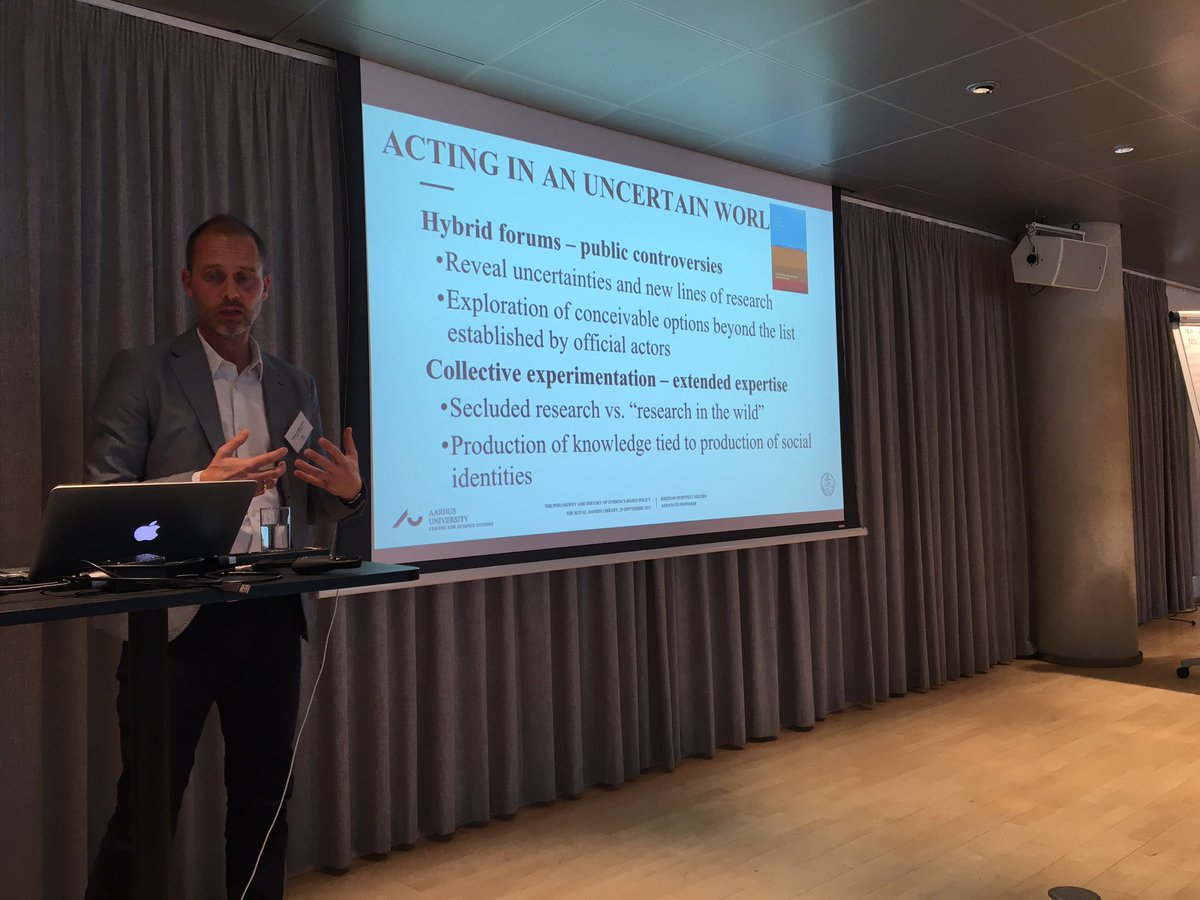 HumanomicsMap's tweet photo. 'Science advisers in nuclear waste are acting in uncertain worlds characterized by hybrid publics', says Kristian H Nielsen #evidence4policy https://t.co/KC36l64SEb