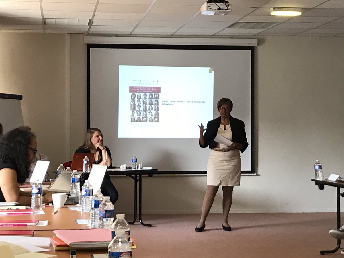 Ellesbougent's tweet photo. #Seminaire #DR La déléguée régionale de #Martinique Dominique Perrin présente les actions de sa délégation #InnovaTech2017 cc @FederElsa https://t.co/ekyZqNtfEL